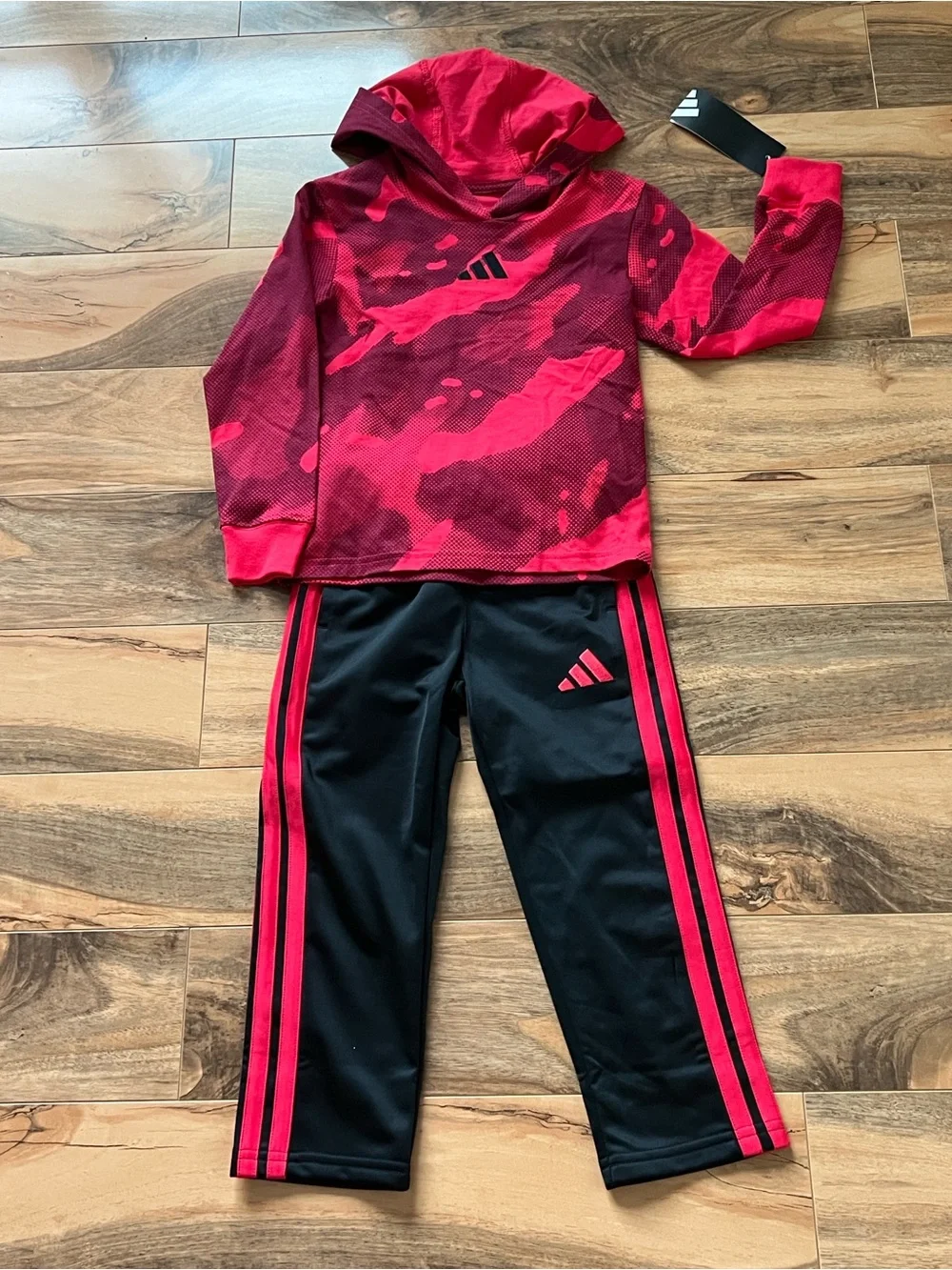 Adidas Boys Tracksuit Size 4 Red Black Camo Hoodie Jogger Set 2 Piece NWT